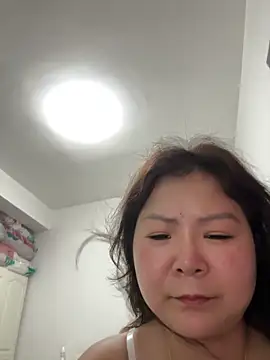 Snapshot of linda51863 chatting on 05-25-26, 12:55 linda51863 online show from 05-25-26, 12:55