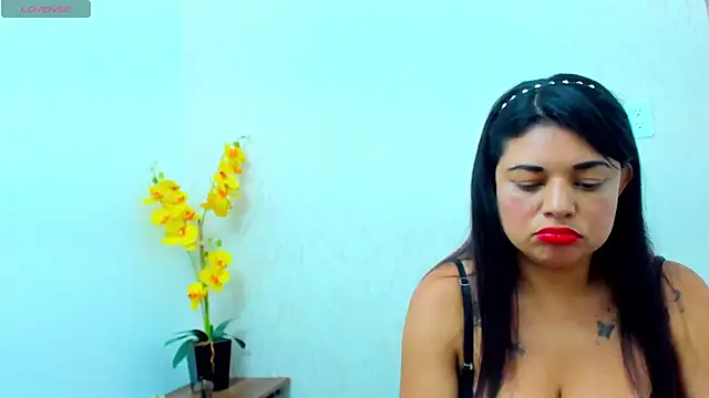 ChloeSmith9 online show from 04-29-26, 07:31