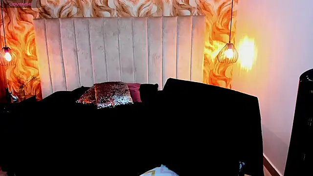 ChloeSmith9 online show from 06-11-26, 08:51
