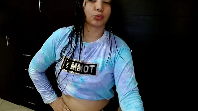 Snapshot of KarlaLoving chatting on 07-28-26, 03:43 KarlaLoving online show from 07-28-26, 03:43