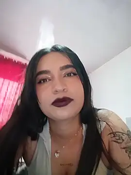 Snapshot of Sky__19 chatting on 05-17-26, 07:43 Sky 19 online show from 05-17-26, 07:43
