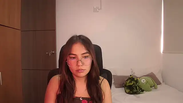 Snapshot of abbyyandmaxx chatting on 06-19-26, 04:22 abbyyandmaxx online show from 06-19-26, 04:22