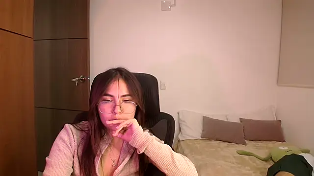 Snapshot of abbyyandmaxx chatting on 07-11-26, 03:42 abbyyandmaxx online show from 07-11-26, 03:42