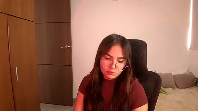 Snapshot of abbyyandmaxx chatting on 07-17-26, 04:45 abbyyandmaxx online show from 07-17-26, 04:45