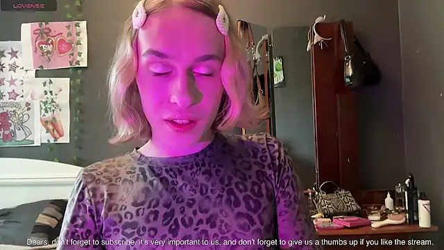 Snapshot of Miss_Amy00 chatting on 07-13-26, 06:16 Miss Amy00 online show from 07-13-26, 06:16