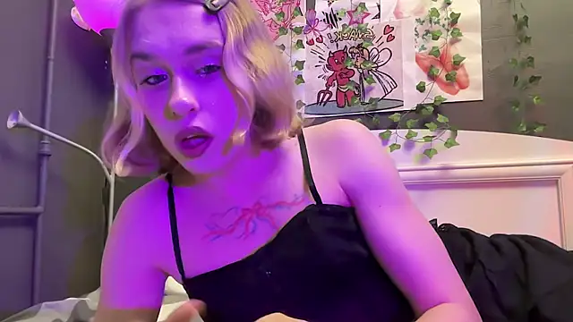 Snapshot of Miss_Amy00 chatting on 07-27-26, 08:38 Miss Amy00 online show from 07-27-26, 08:38