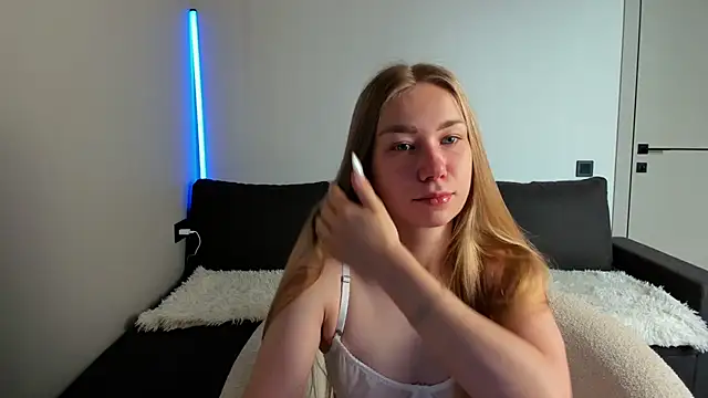 Snapshot of AnnaAlexArti chatting on 07-09-26, 04:38 AnnaAlexArti online show from 07-09-26, 04:38