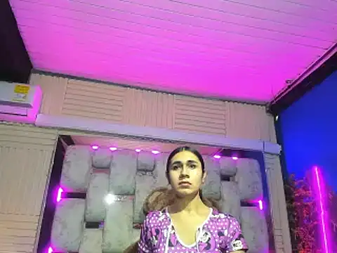 Snapshot of MahiaraHot chatting on 06-19-26, 02:10 MahiaraHot online show from 06-19-26, 02:10