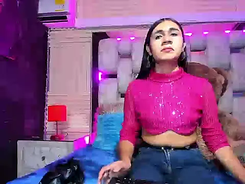 Snapshot of MahiaraHot chatting on 06-20-26, 02:20 MahiaraHot online show from 06-20-26, 02:20