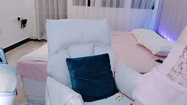 cute iiii online show from 05-09-26, 11:26