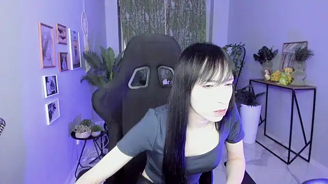Snapshot of SeraphineSparda chatting on 05-28-26, 11:29 SeraphineSparda online show from 05-28-26, 11:29