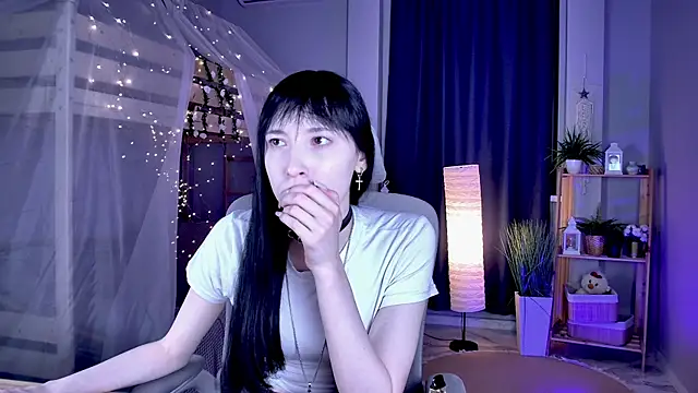 Snapshot of SeraphineSparda chatting on 06-16-26, 11:24 SeraphineSparda online show from 06-16-26, 11:24