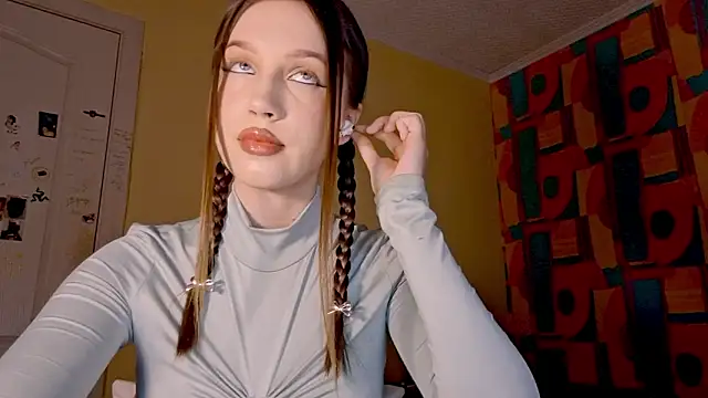Katrinethequeen online show from 05-19-26, 04:46