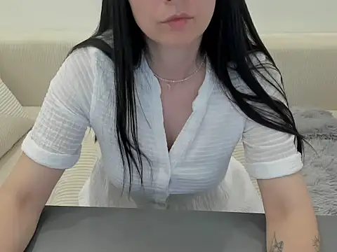 Snapshot of Linabay2 chatting on 05-25-26, 06:30 Linabay2 online show from 05-25-26, 06:30