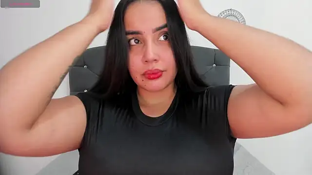 Snapshot of viioletta_00 chatting on 06-17-26, 02:51 viioletta 00 online show from 06-17-26, 02:51