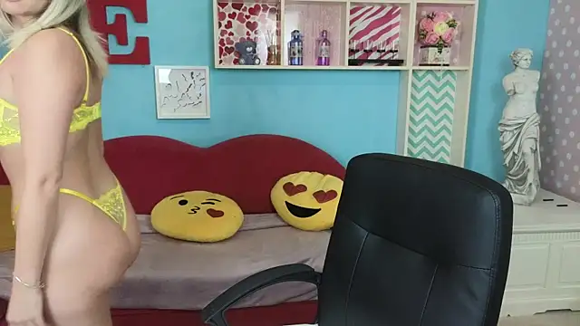 Wet Dakota online show from 06-19-26, 04:06