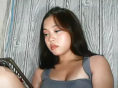 Yours AsianPinayGirl18 online show from 07-31-26, 10:36