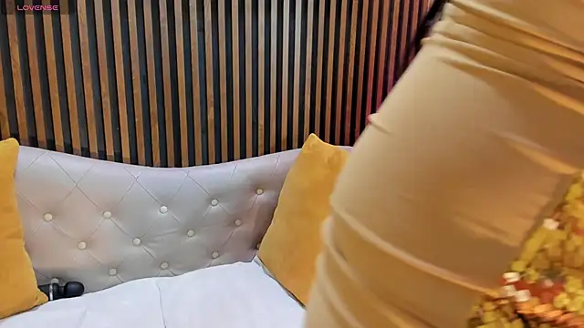 Roxanna moore online show from 05-01-26, 01:05