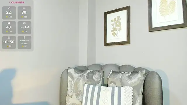 Snapshot of Roxanna_moore chatting on 07-16-26, 05:13 Roxanna moore online show from 07-16-26, 05:13