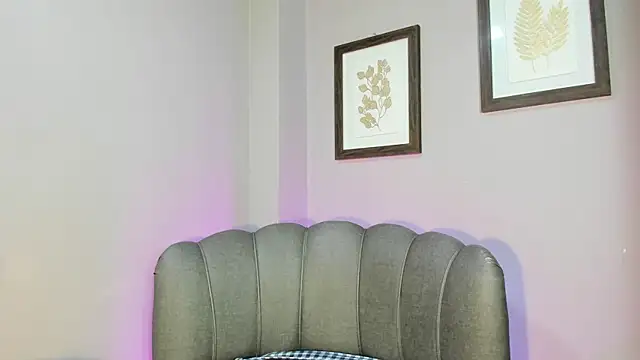 Snapshot of Roxanna_moore chatting on 07-21-26, 05:10 Roxanna moore online show from 07-21-26, 05:10