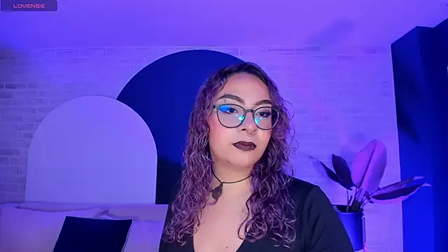 Snapshot of LoiseHarper chatting on 05-05-26, 03:36 LoiseHarper online show from 05-05-26, 03:36