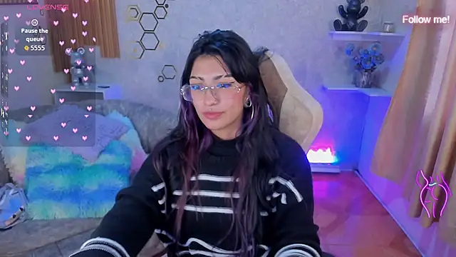 mia smoke  online show from 05-30-26, 12:35