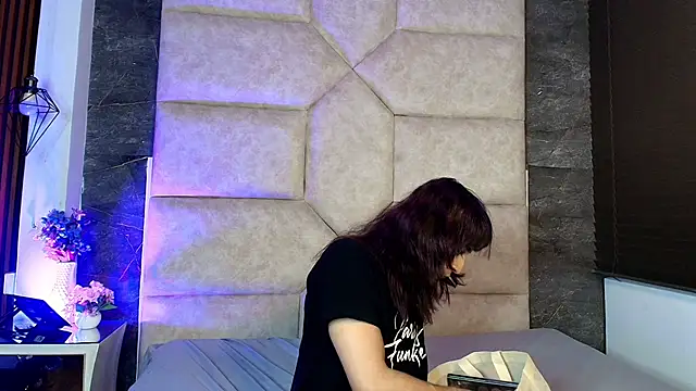 Divine      online show from 06-20-26, 08:55