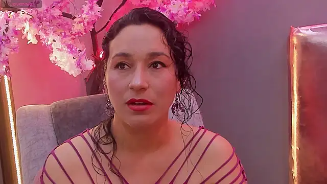 Elizabeth bennett online show from 06-16-26, 09:17