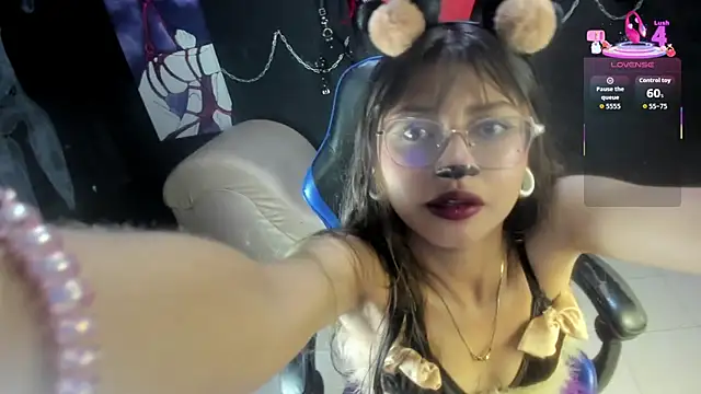 Snapshot of Noa_lau chatting on 06-16-26, 08:11 Noa lau online show from 06-16-26, 08:11