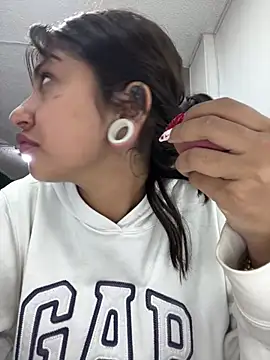 Snapshot of Noa_lau chatting on 08-04-26, 04:59 Noa lau online show from 08-04-26, 04:59