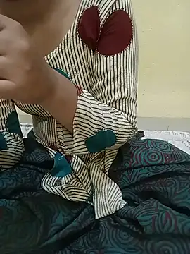 Snapshot of Seema_yadav01 chatting on 05-27-26, 05:26 Seema yadav01 online show from 05-27-26, 05:26