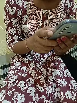 Snapshot of Seema_yadav01 chatting on 06-17-26, 05:10 Seema yadav01 online show from 06-17-26, 05:10