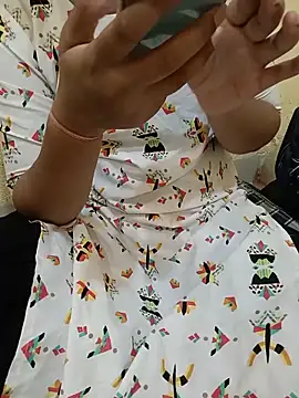 Snapshot of Seema_yadav01 chatting on 06-18-26, 05:08 Seema yadav01 online show from 06-18-26, 05:08