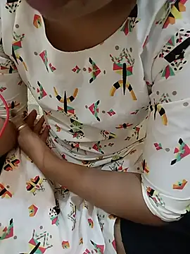 Snapshot of Seema_yadav01 chatting on 06-26-26, 05:23 Seema yadav01 online show from 06-26-26, 05:23