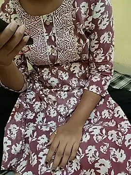 Snapshot of Seema_yadav01 chatting on 06-29-26, 05:03 Seema yadav01 online show from 06-29-26, 05:03