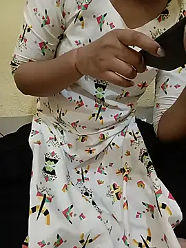 Snapshot of Seema_yadav01 chatting on 07-07-26, 05:10 Seema yadav01 online show from 07-07-26, 05:10