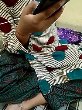Snapshot of Seema_yadav01 chatting on 07-13-26, 05:10 Seema yadav01 online show from 07-13-26, 05:10