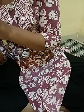 Snapshot of Seema_yadav01 chatting on 07-18-26, 05:11 Seema yadav01 online show from 07-18-26, 05:11
