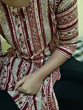 Snapshot of Seema_yadav01 chatting on 07-25-26, 05:27 Seema yadav01 online show from 07-25-26, 05:27