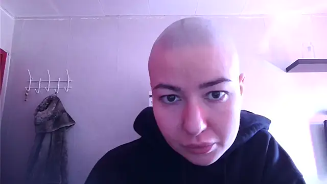Julia Bright online show from 05-02-26, 01:05