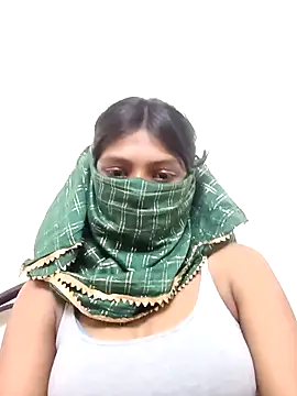 Snapshot of Sarita4 chatting on 05-11-26, 05:21 Sarita4 online show from 05-11-26, 05:21