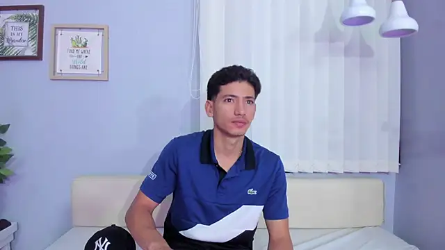 Snapshot of Alejo-and-Thiago chatting on 07-15-26, 12:21 Alejo-and-Thiago online show from 07-15-26, 12:21