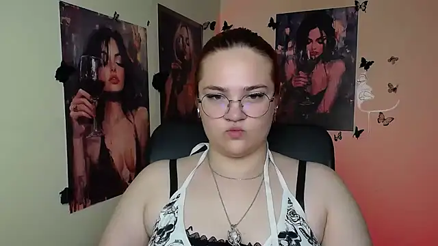 Snapshot of RinaRiii chatting on 07-18-26, 06:12 RinaRiii online show from 07-18-26, 06:12