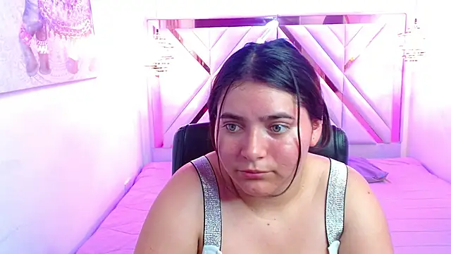 Laurha  online show from 05-15-26, 07:54