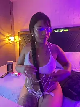 naomifox  online show from 05-03-26, 02:28