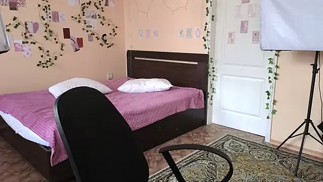 Melania Cook online show from 06-18-26, 01:59
