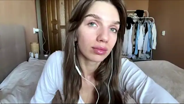 TrishIsaac online show from 05-28-26, 06:32