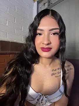 Snapshot of SabrinaX_X chatting on 06-01-26, 02:13 SabrinaX X online show from 06-01-26, 02:13