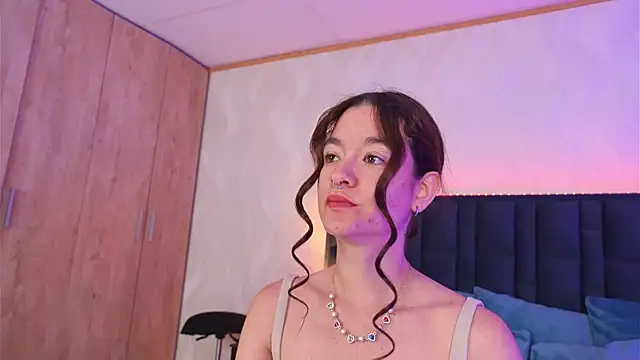 LucyFlame online show from 06-12-26, 04:00