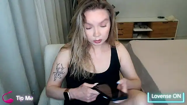 PolinaXXXXXJones online show from 05-12-26, 06:38